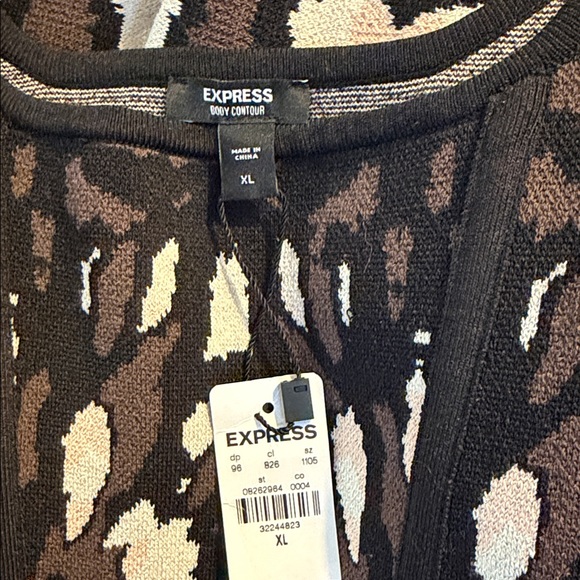 Elevate date night with an abstract print set - Picture 5 of 5